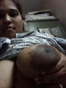 Sexy 37 Yrs Old Indian Married Lady Taking Selfies