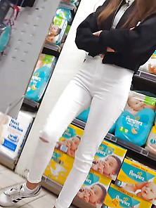 Teen Shoping With A Perfect Skinny Butt