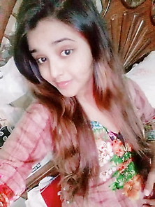 Indian Cute College Girl Xxxxxi.....