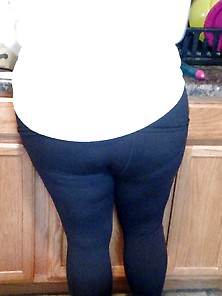 Girlfriends Thick Ass And Legs In Leggings.
