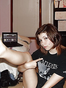 Foot Fetish Pose (Teen Girls)