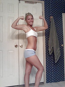 Muscle Babe Shows Off