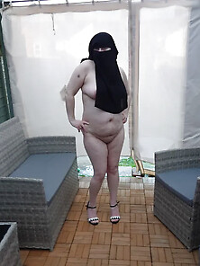 Curvy Wife Niqab Naked In High Heels