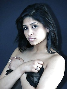 Beautiful Indian Housewife Nude Photoshoot
