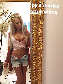Amazing Blondes Tight Body Selfies