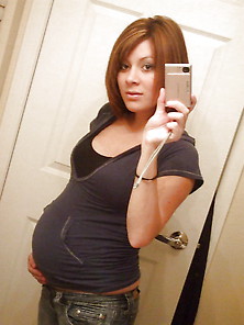 Pregnant Babe Selfies