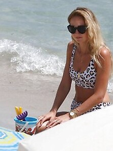 Kelly Weekers Bikini