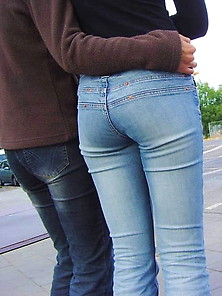 Voyeur: Sexy Small Bums In Jeans.