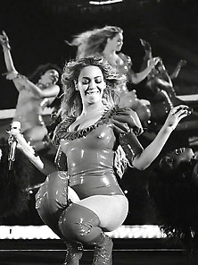 Beyonce See-Throuhg Pussy And Nipple Slips