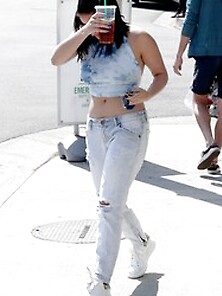 Ariel Winter: Annoyed And Incredibly Busty