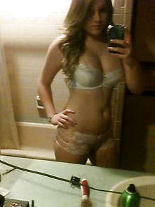 Sexy Teen With Mirror Nudes