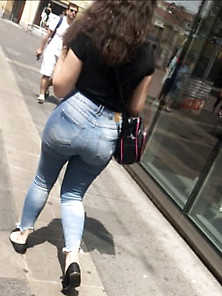 Hot Teen Jeans Ass