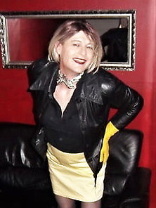 Black And Yellow Leather Hot And Horny Tv Lady