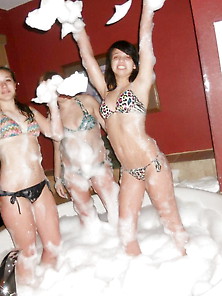 Hot Tub Girls