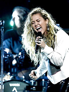Miley Cyrus A Tribute To Chris Cornell