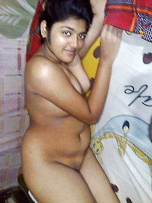 Indian Wife Showing Her Tits