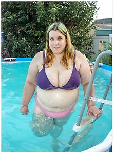 Renee Swimming In Her Bra Panties