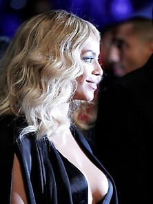 Sexy Beyonce Shows Perfect Tits And Tight Ass