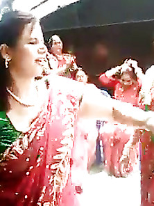 Sexy Nepali Big Ass Mom Dancing