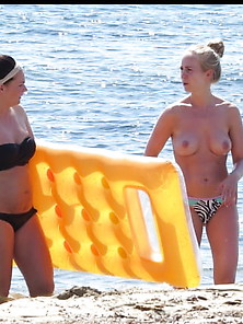 3X Girl On The Beach For Topless Lovers