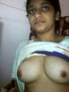 Indian Newly Married Wife Showing Her Perfect Tits And Pussy