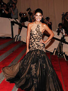 Jessica Szohr', S Sexy Factor Soars Beyond Charts As Prov
