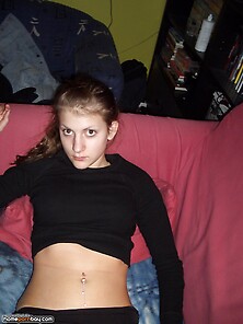 Amateur Teen Girl Posing For Boyfriend