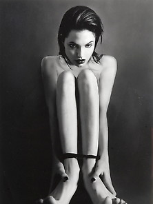 Angelina Jolie - Feet Pics