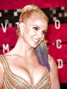 Britney Spears - Busty '15 Mtv Video Awards