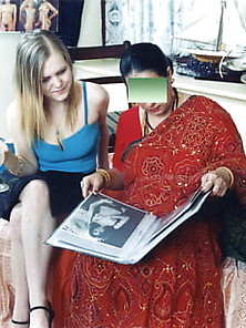 Nri Mature Aunty Shares Nudes With White Girl