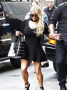 Jessica Simpson Looking Busty In Nyc