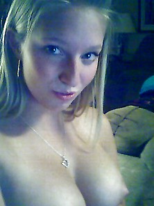 Amateur Teen Makes Video For Her Bf Pictures