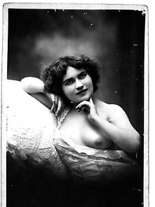 20's Girls Fabulous Hair Small Breasts Plump Bodies