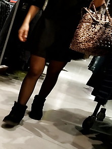 Beauty Legs With Black Pantyhose (Teen) Candid