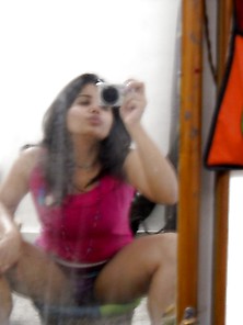 Indian Girl Taking Nude Pics Of Herself