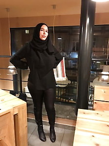 Hijabi Sexy Milf Search New Cocks,  Dirty Comments On Her