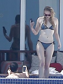 Sophie Turner Wearing A Bikini In Cabo San Lucas,  Mexico