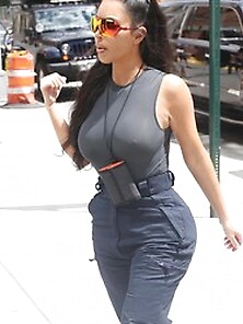 Kim Kardashian Pokies While Out In New York City