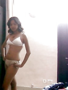 Indian Unseen Desi Girl Selfie Of Her Nude Boobs & Sex