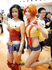 Sexy Cosplayers