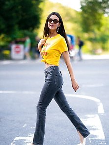 Victoria Justice In Jeans