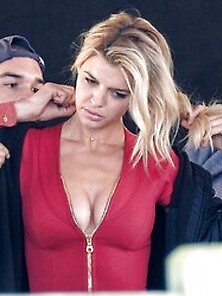 Cleavage Pics Of Kelly Rohrbach