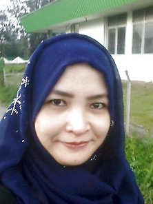 Indonesian Tante Jilbab Dari Berastagi