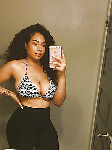 Thick Fat Booty & Big Tits Light Skin Including Nudes!