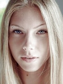 Model Russian Blonde Hd