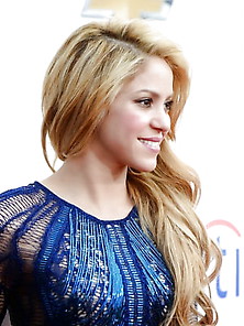 Shakira-23