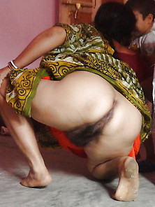 Women From India (Flashing Their Pussies And Tits)