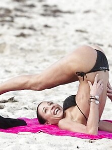 Sexy Federica Torti Doing Yoga In Her Bikini