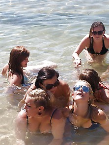 Bande De Jolie Fille Rencontree En Vacance (Ete 2011)