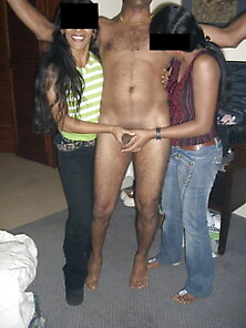 2 Srilankan Girls Fucking A Guy From Dubai On Vacation
